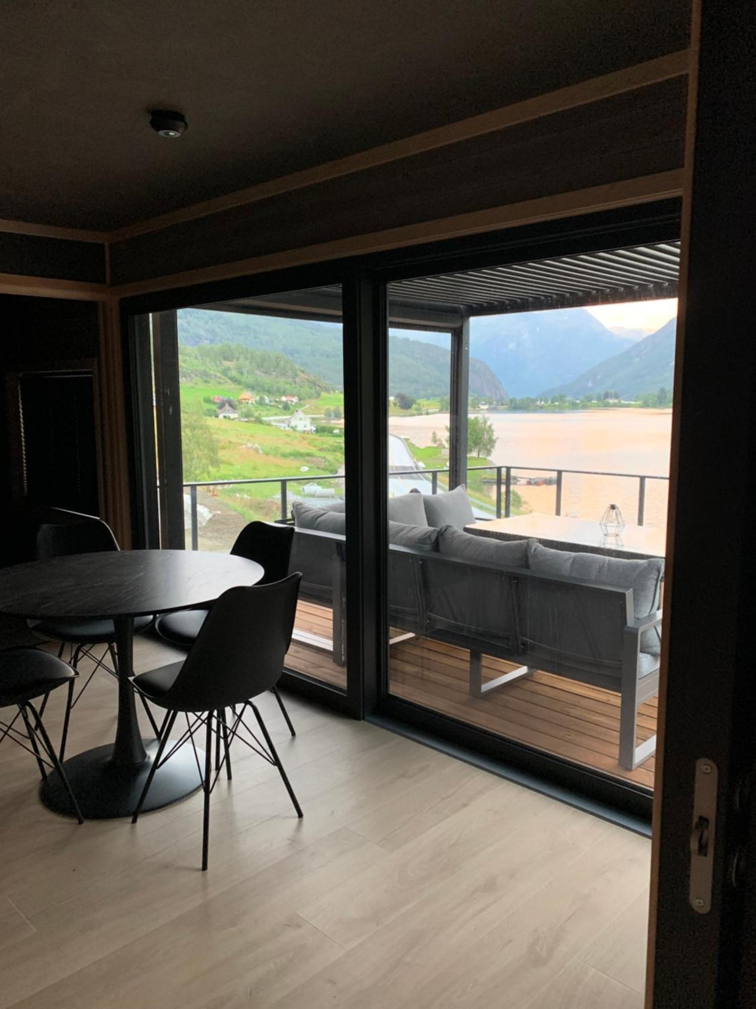 Golden - * Stryn